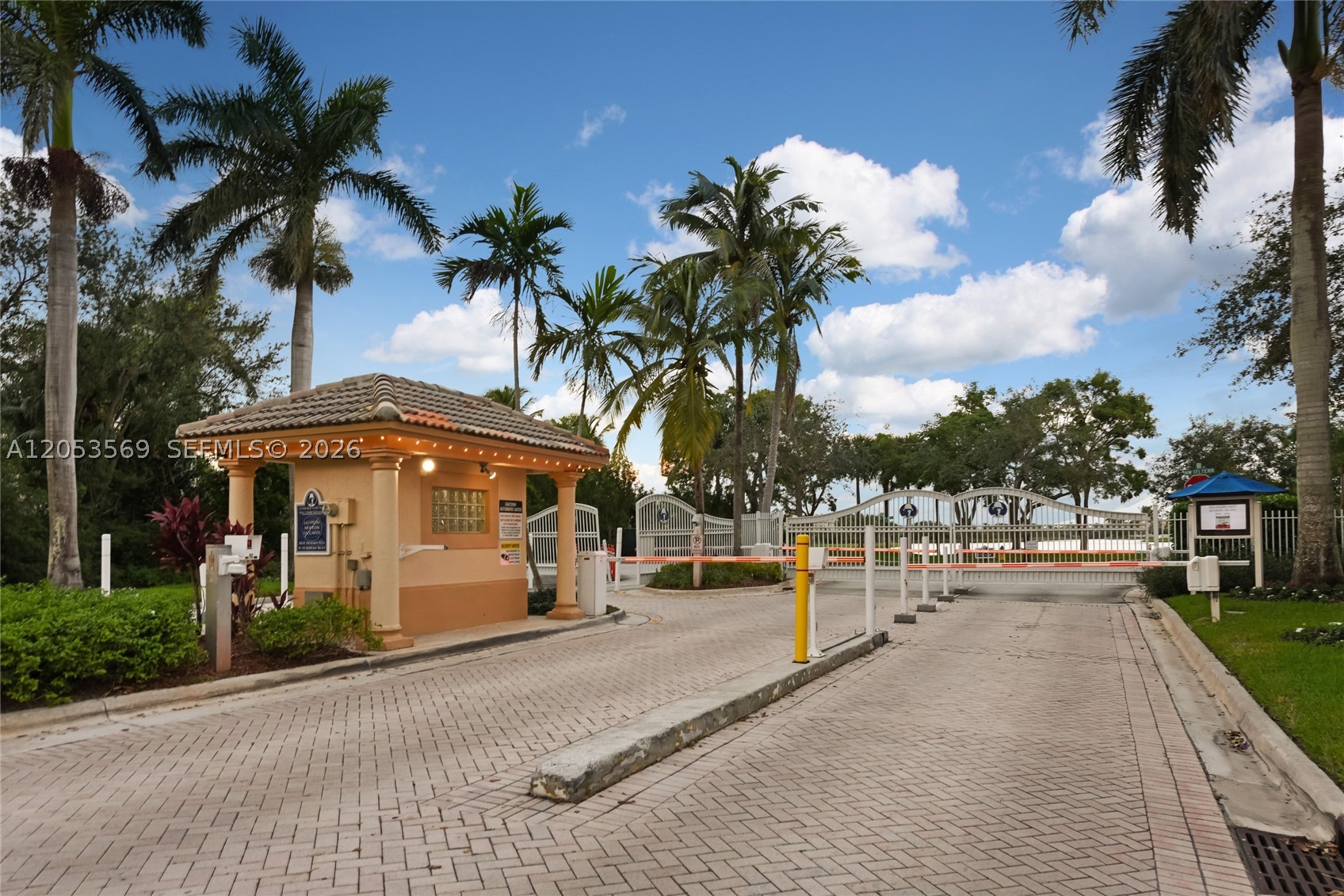 PEMBROKE ISLES IV - Residential