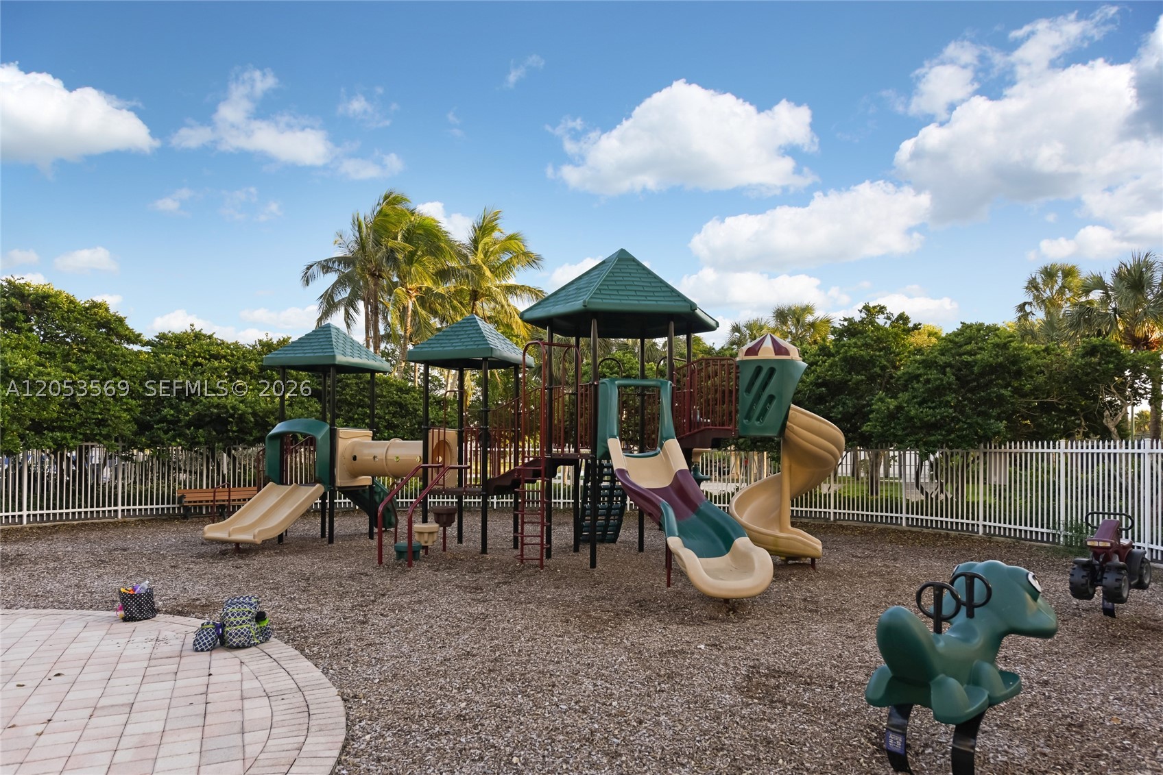 PEMBROKE ISLES IV - Residential