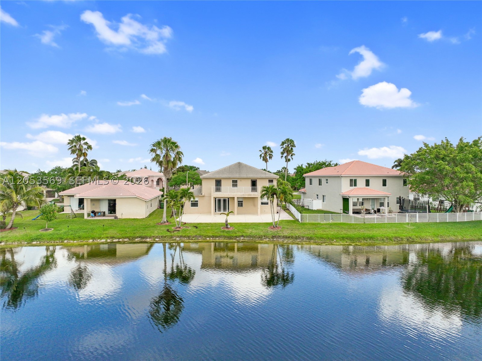 PEMBROKE ISLES IV - Residential