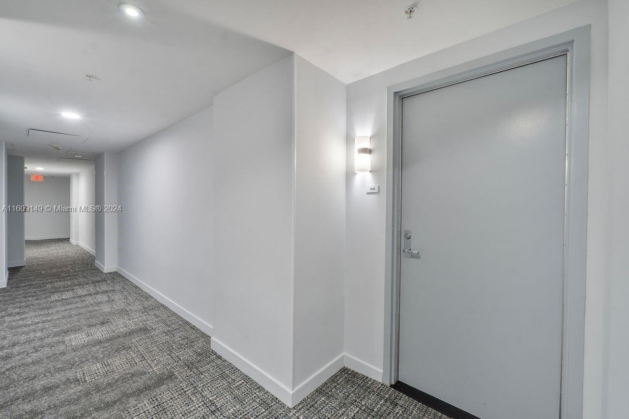 MET 1 CONDO - Residential Lease
