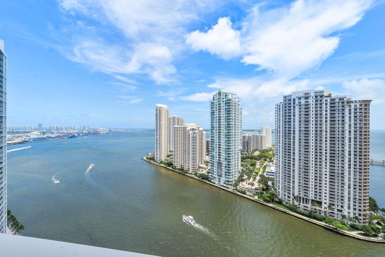 MET 1 CONDO - Residential Lease