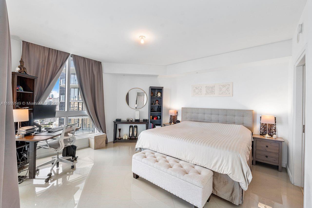 MET 1 CONDO - Residential Lease