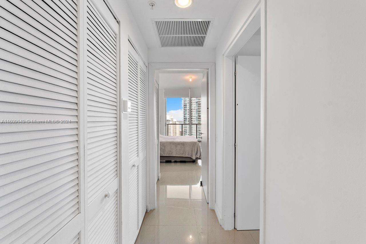MET 1 CONDO - Residential Lease