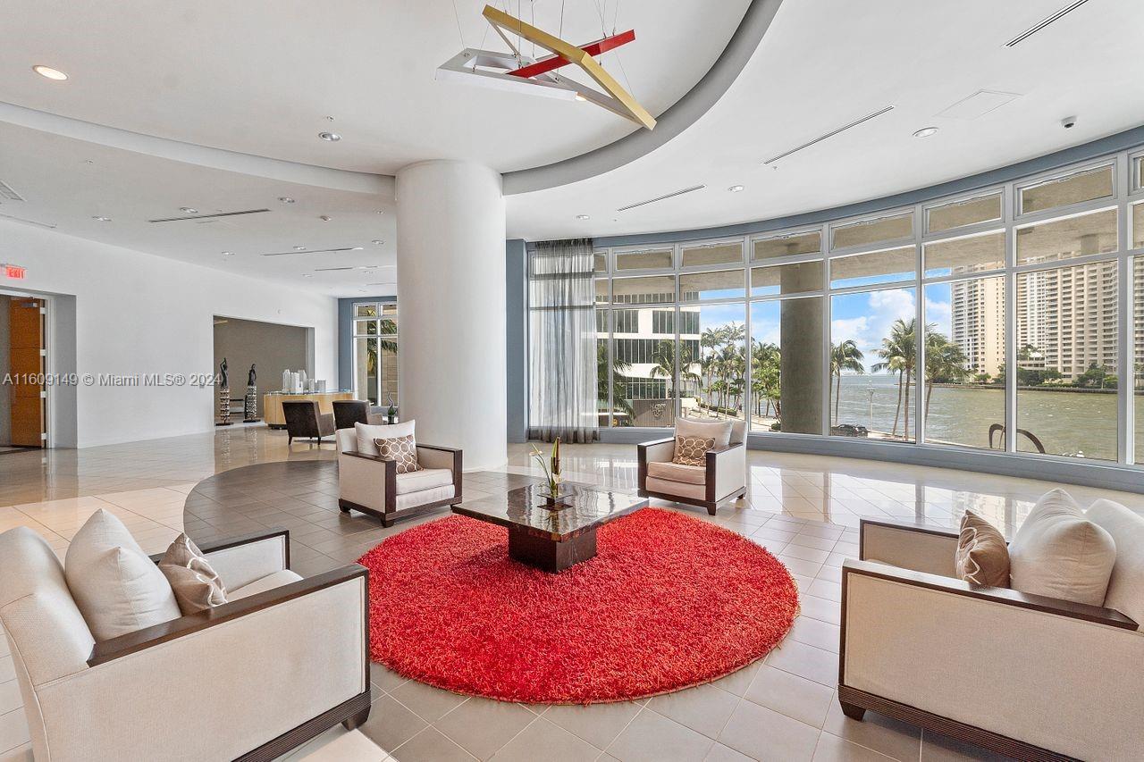 MET 1 CONDO - Residential Lease