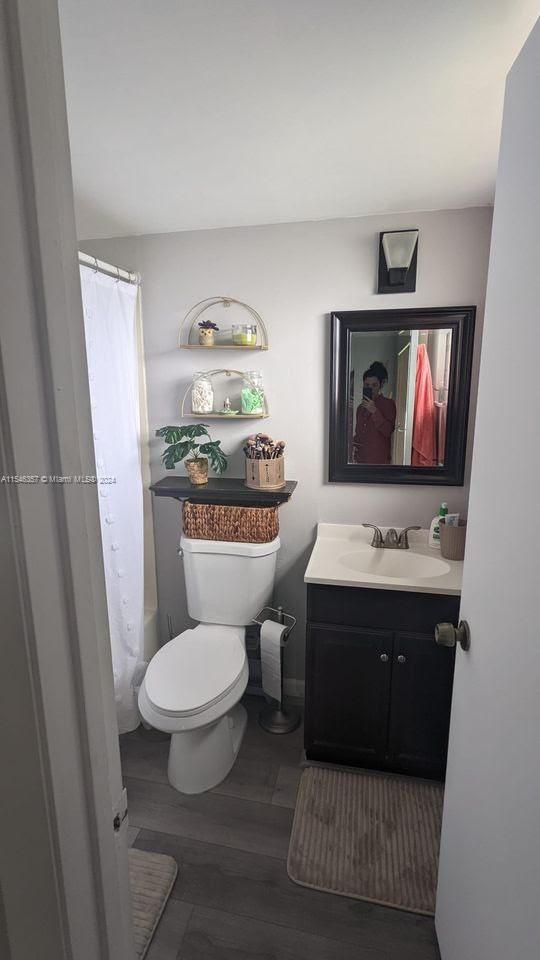 VILLAGE ON THE LAKE CONDO - Residential Lease