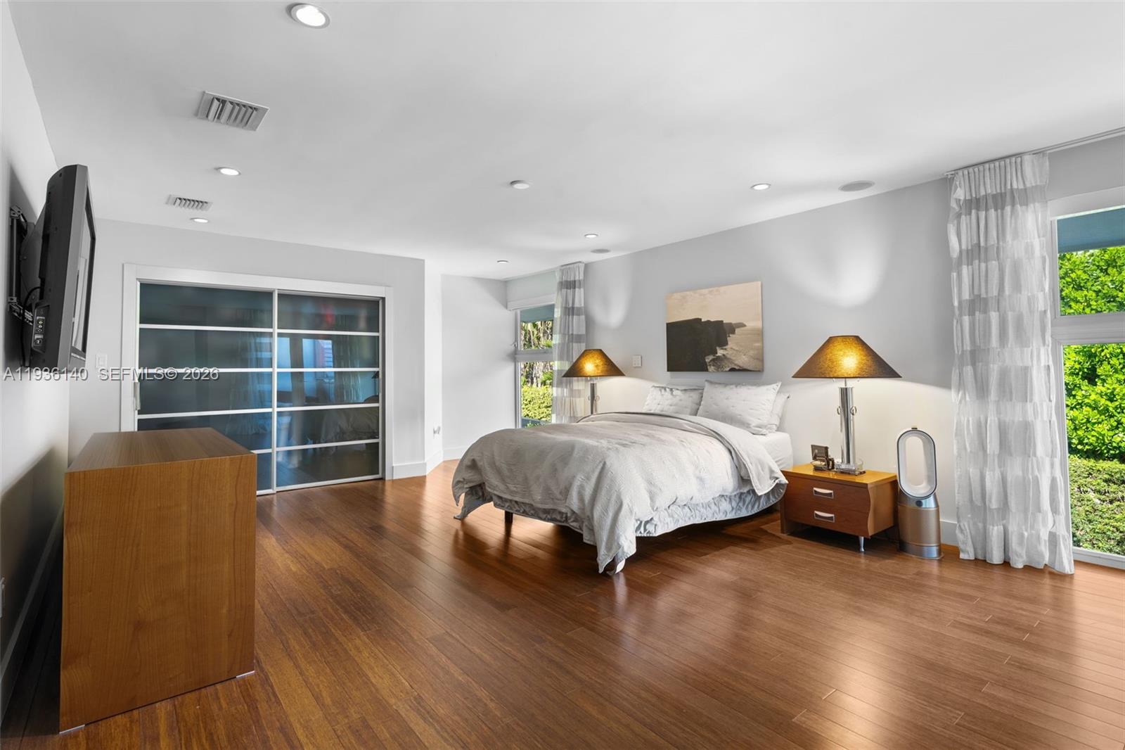 BAY HARBOR ISLAND - Residential
