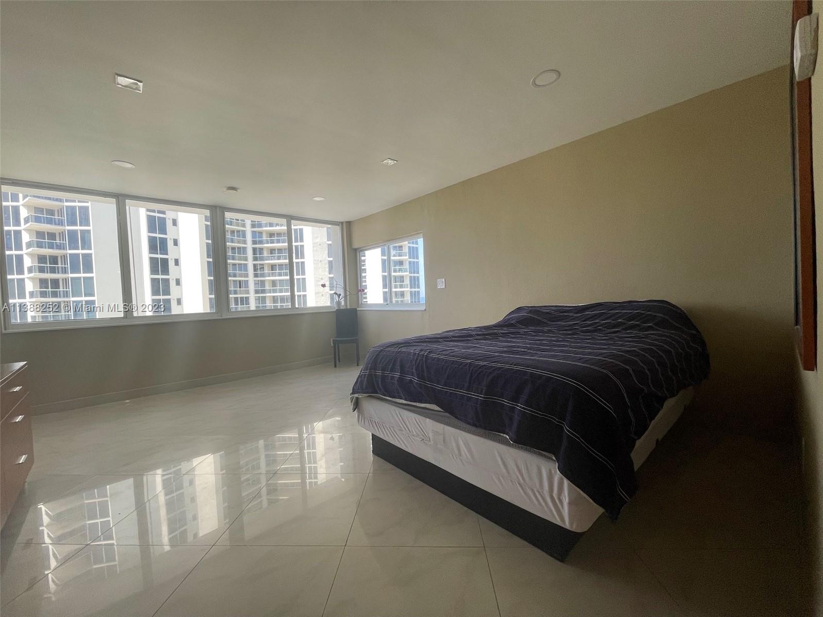 THE AVENTURA BEACH CLUB C - Residential Lease
