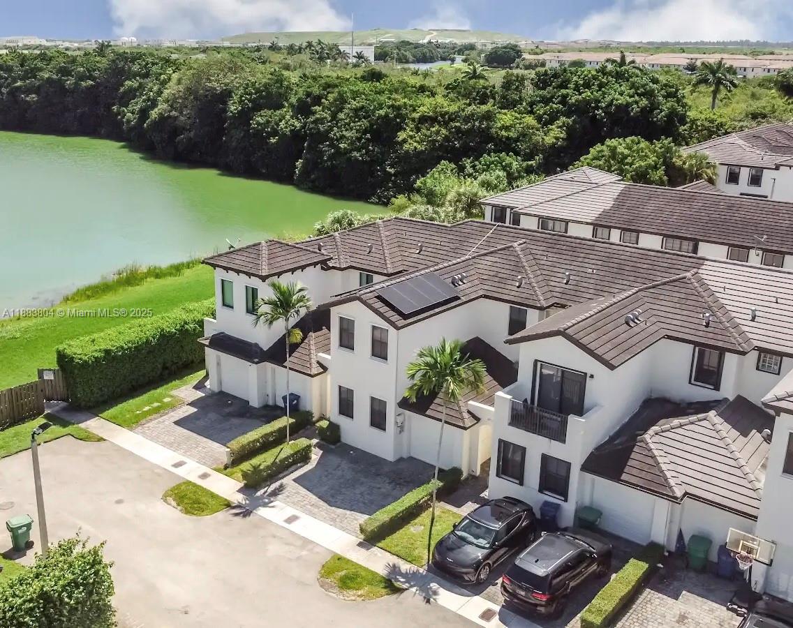 OAK HAMMOCK TOWNHOMES SUB - Residential
