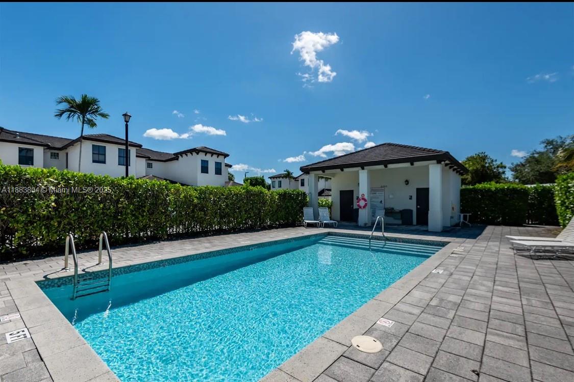 OAK HAMMOCK TOWNHOMES SUB - Residential