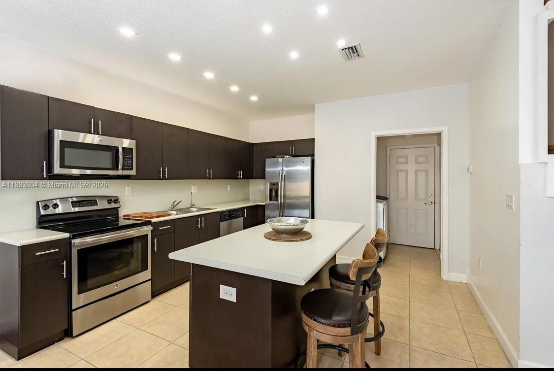 OAK HAMMOCK TOWNHOMES SUB - Residential
