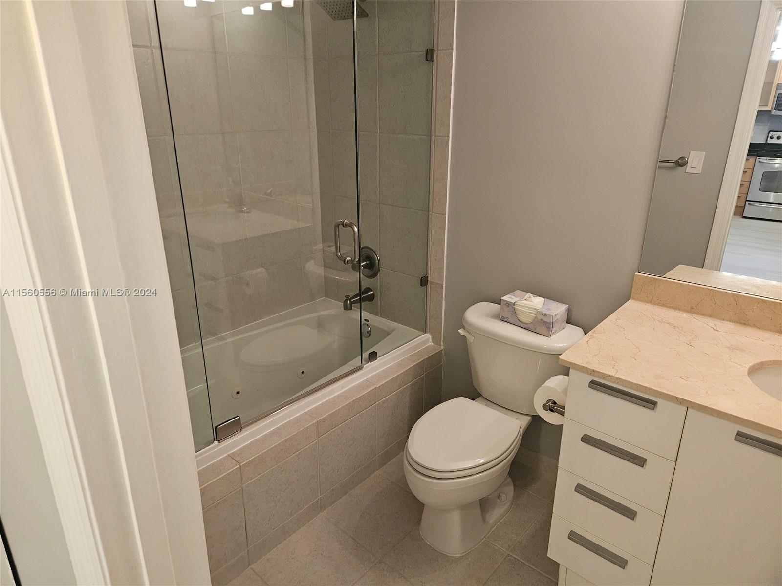 HOLLYWOOD STATION RES CON - Residential Lease