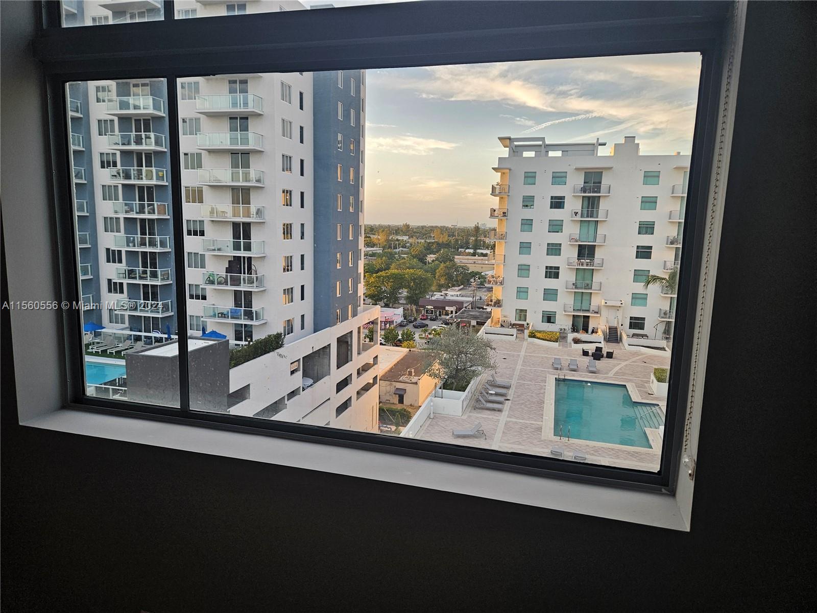 HOLLYWOOD STATION RES CON - Residential Lease