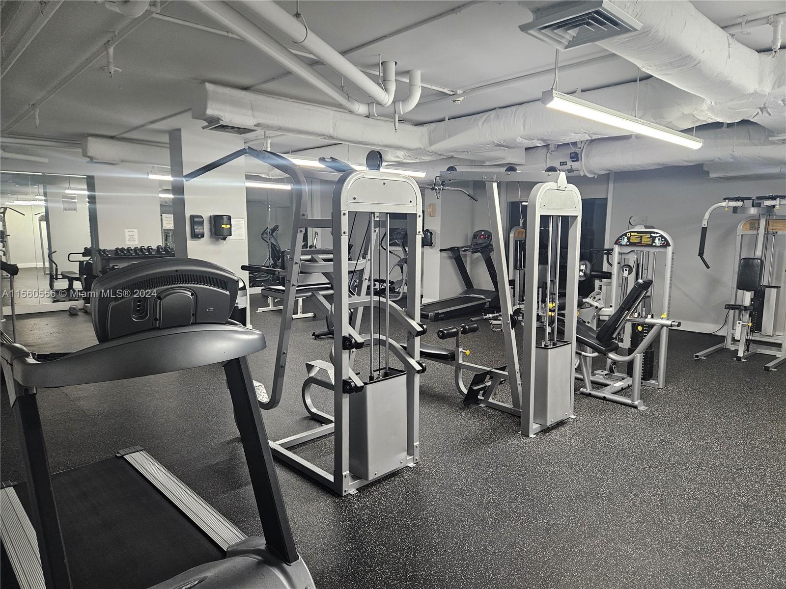 HOLLYWOOD STATION RES CON - Residential Lease
