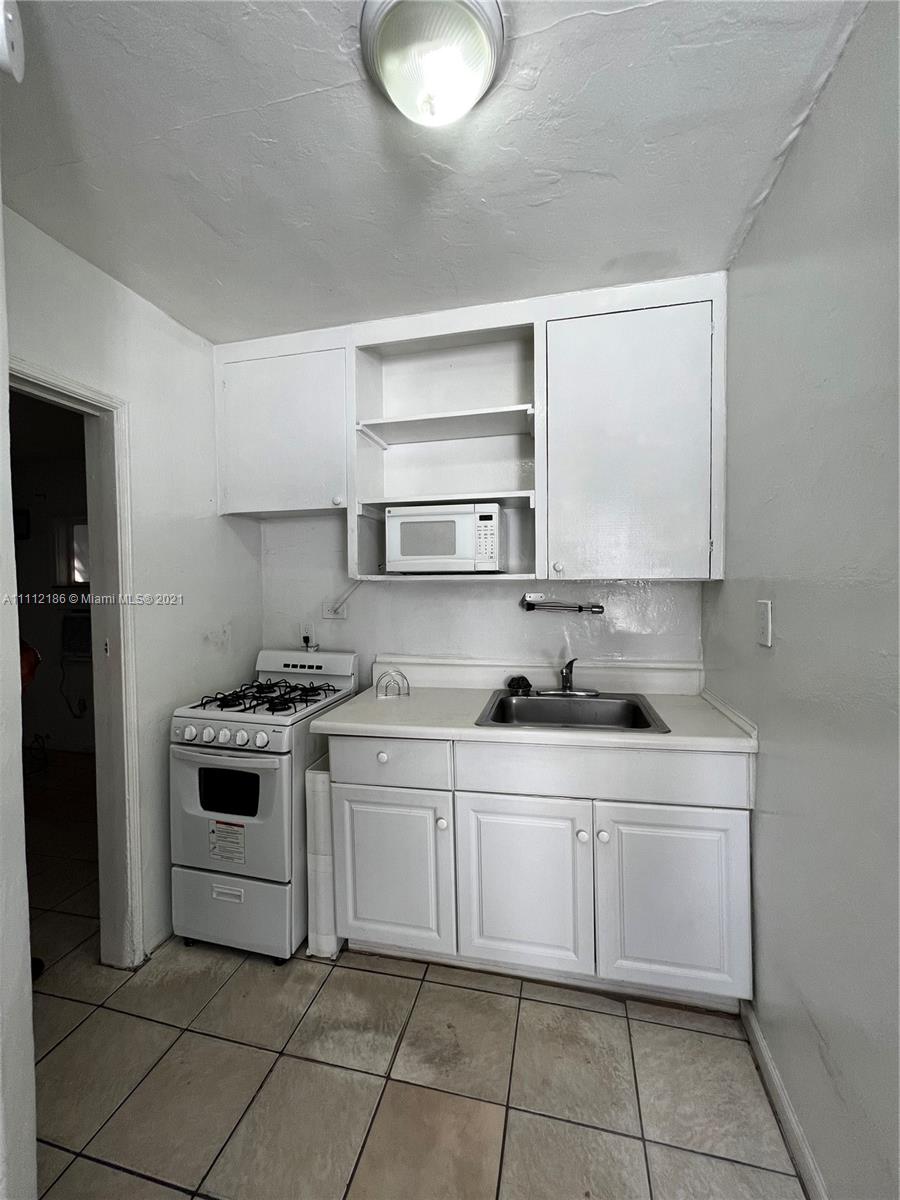 HENRY FORD SUB NO 1 - Residential Lease