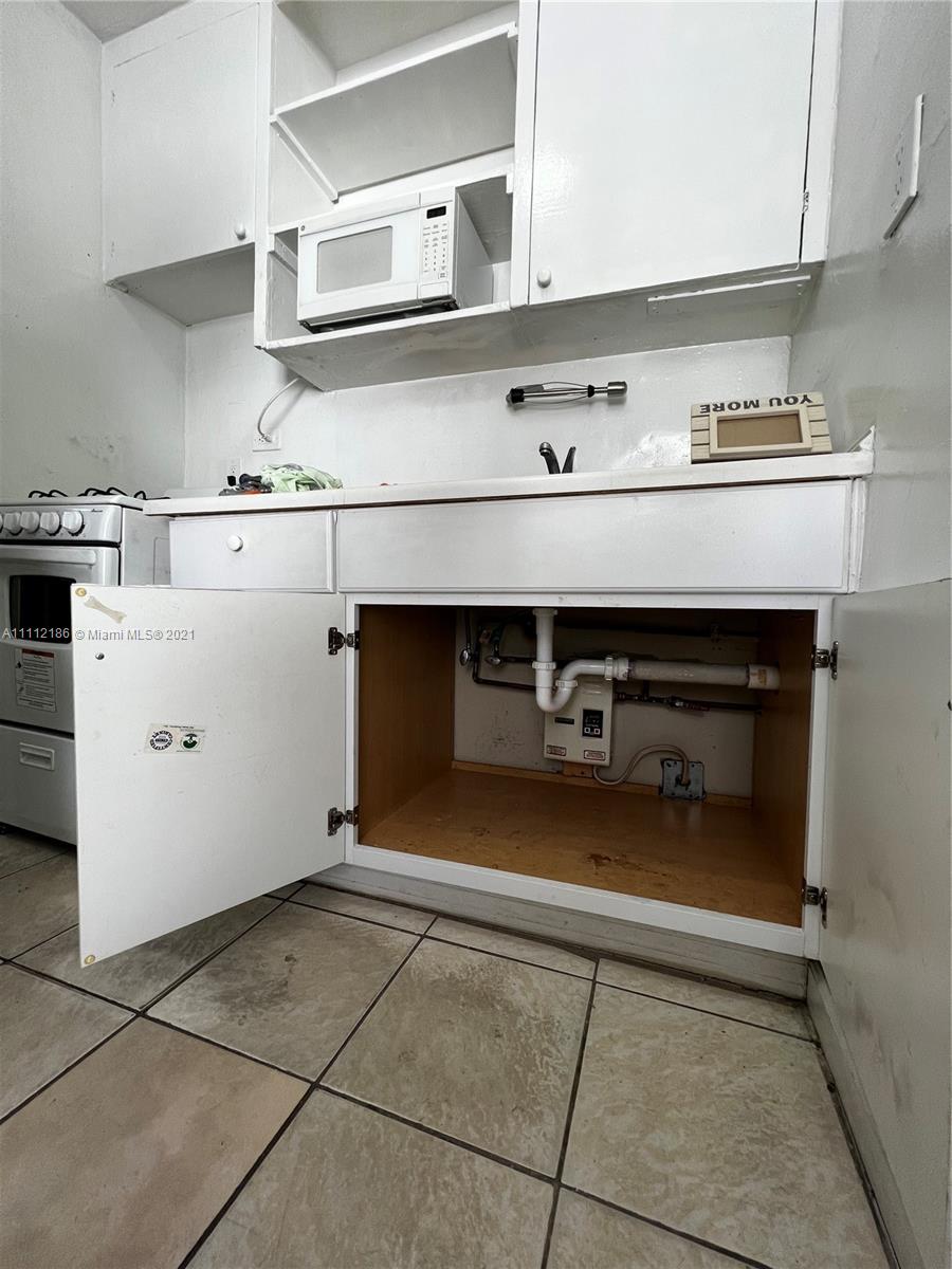 HENRY FORD SUB NO 1 - Residential Lease