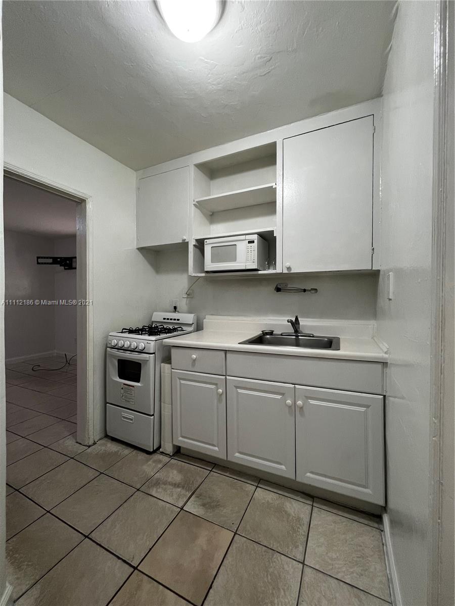 HENRY FORD SUB NO 1 - Residential Lease