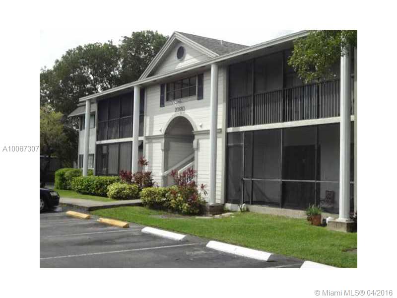 Beautiful bright and lovely unit, very spacious ?3 bedrooms  2 Bathrooms. Gated community w/ beautiful pool. Centrally located for your enjoyment of great shopping, restaurants, entertainment, major roads and Aventura Mall.? Only two months to move in. Vacant, very easy to show.