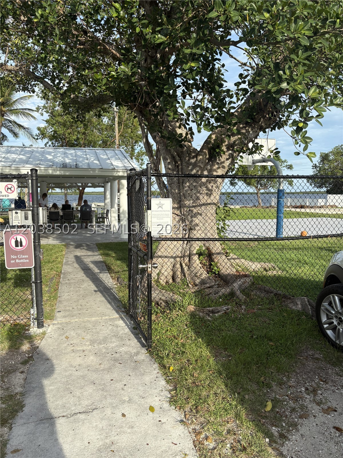 LARGO SOUND PARK - Residential Lease