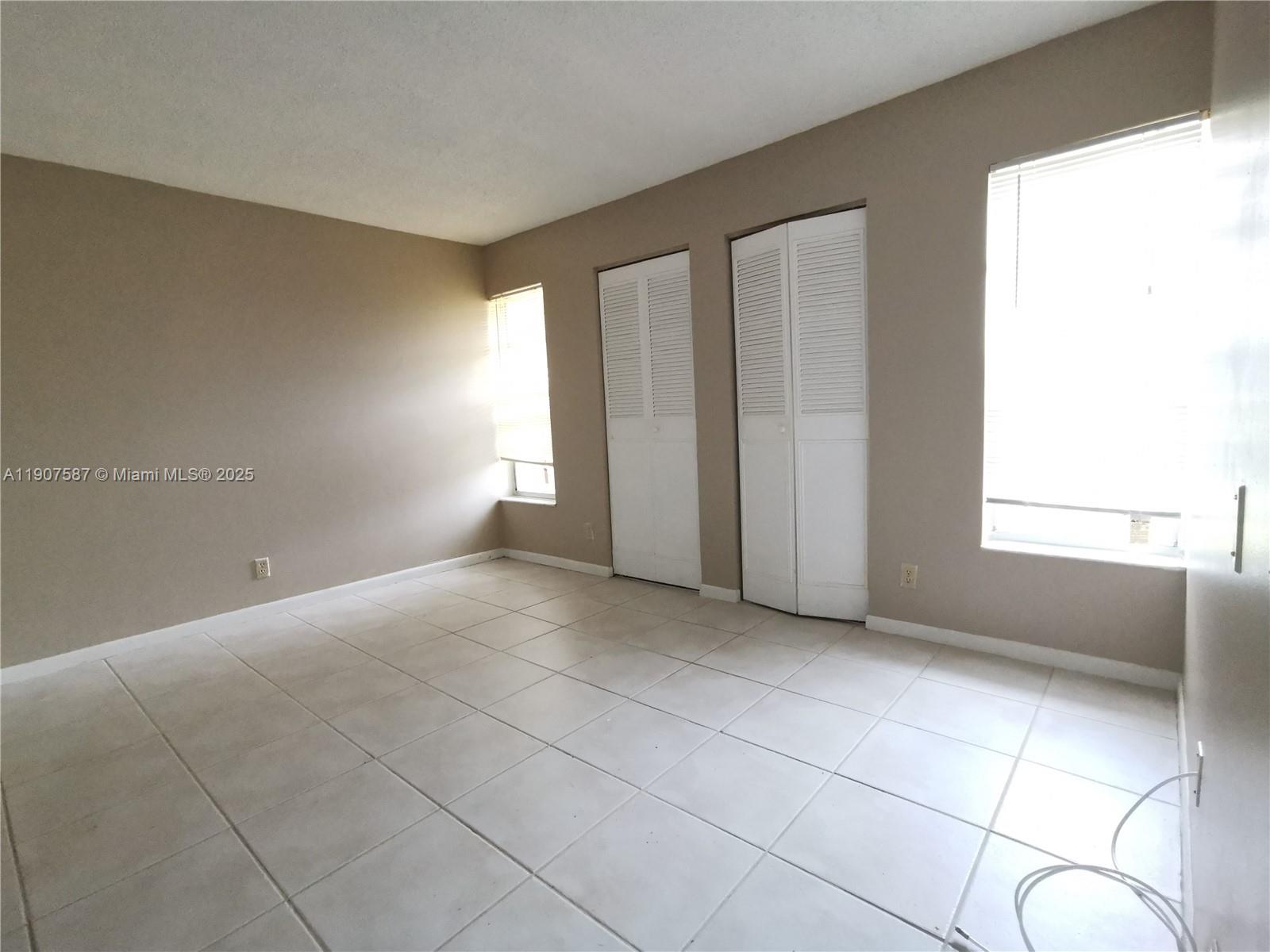 LAKEWOOD VILLAGE - Residential Lease