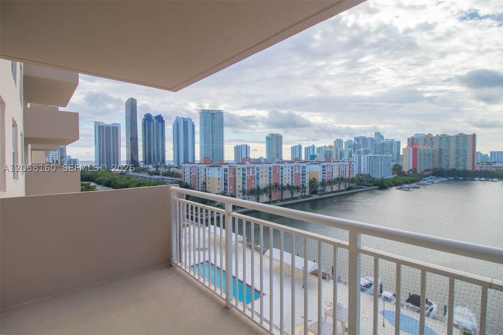WINSTON TOWERS 100 CONDO - Residential