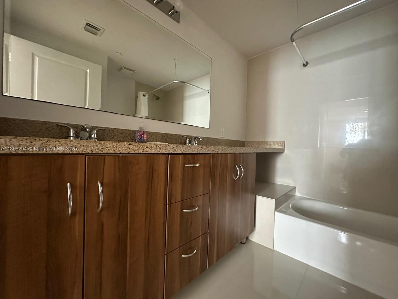 23 BISCAYNE BAY CONDO - Residential Lease