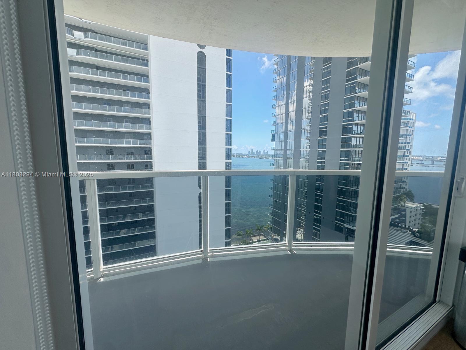 23 BISCAYNE BAY CONDO - Residential Lease