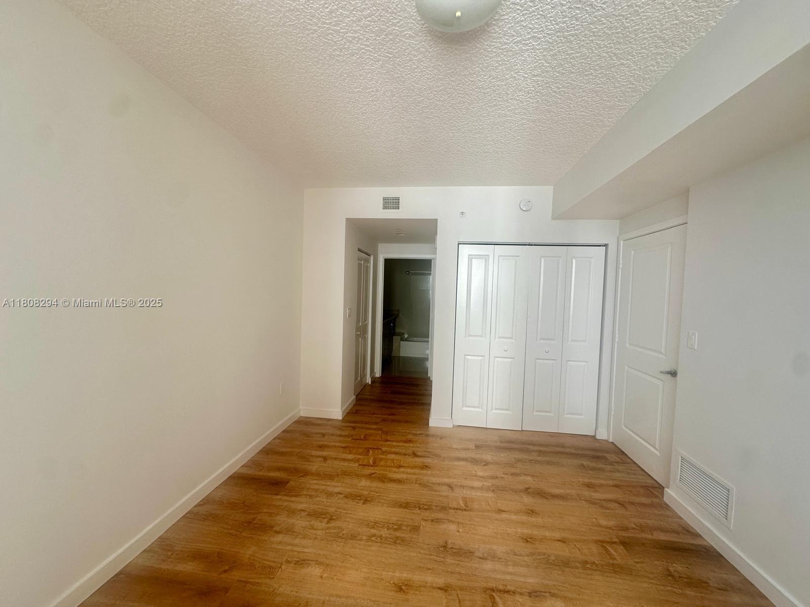 23 BISCAYNE BAY CONDO - Residential Lease