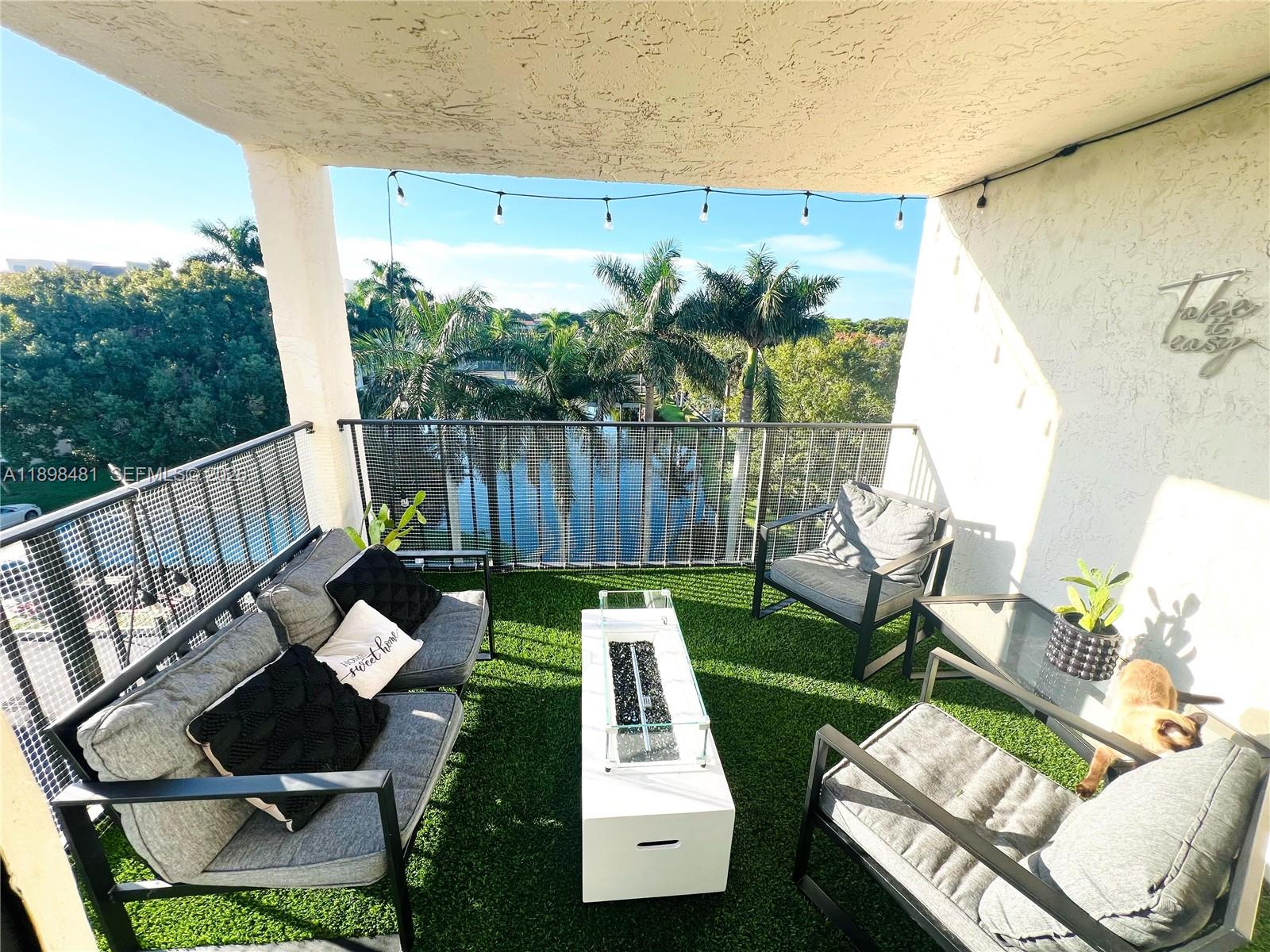 Spacious corner-unit condo with  an extended open balcony with lake and sunset views You'll also be able to view your assigned parking space. Two bedrooms, two full bathrooms,  Fully up dated, with New AC and  in unit washer and dryer.
 Unit includes an extra storage   area, Located on the sane floor. And Trash chute is also conveniently located  on the same floor.
Buyer purchased the unit with a NO cash down LOAN.
SELLER will credit buyer  towards their closing costs with full price offer.


No money down-payment options available .