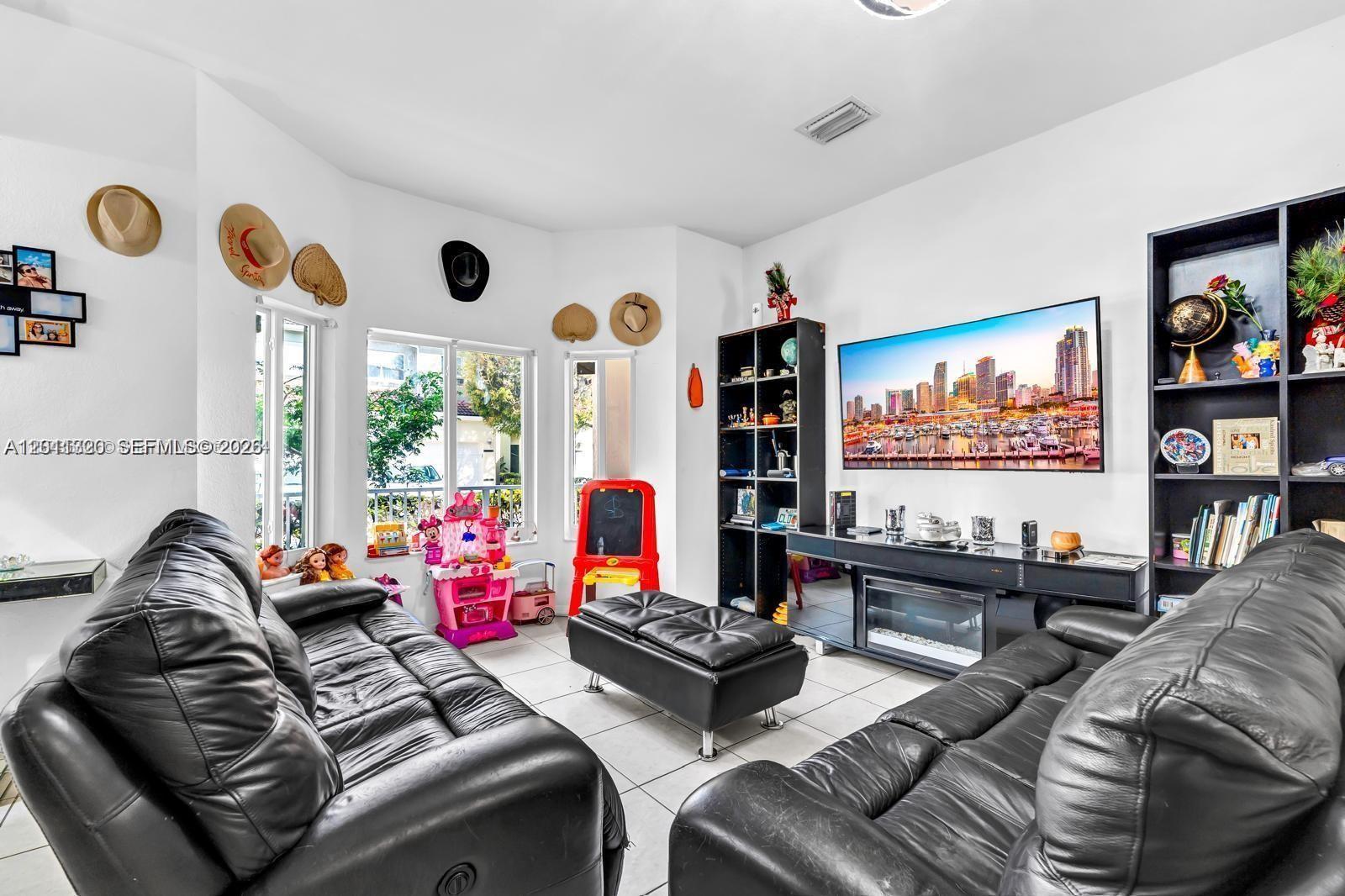 TOWNGATE NORTH - Residential