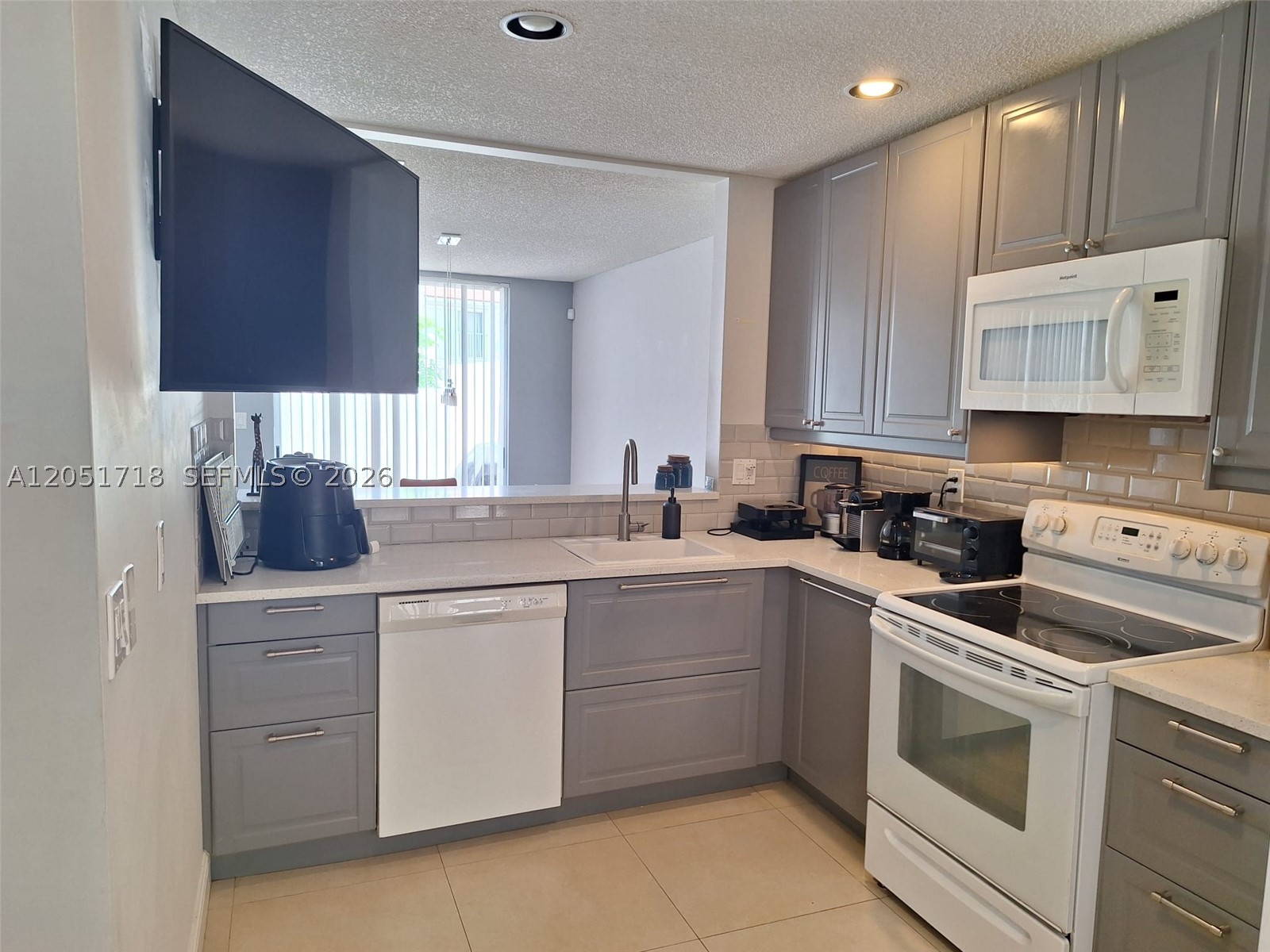 DORAL GREENS - Residential Lease