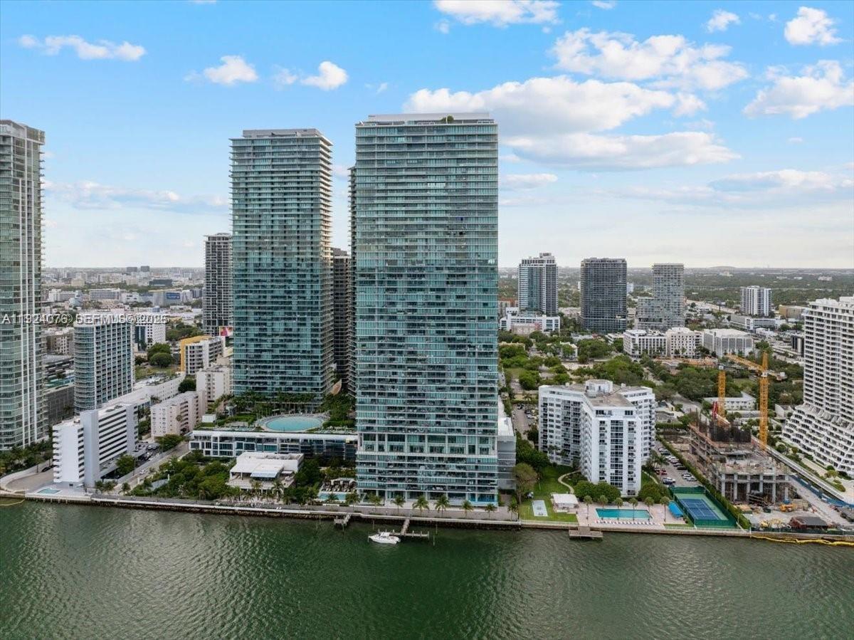 ONE PARAISO CONDO - Residential