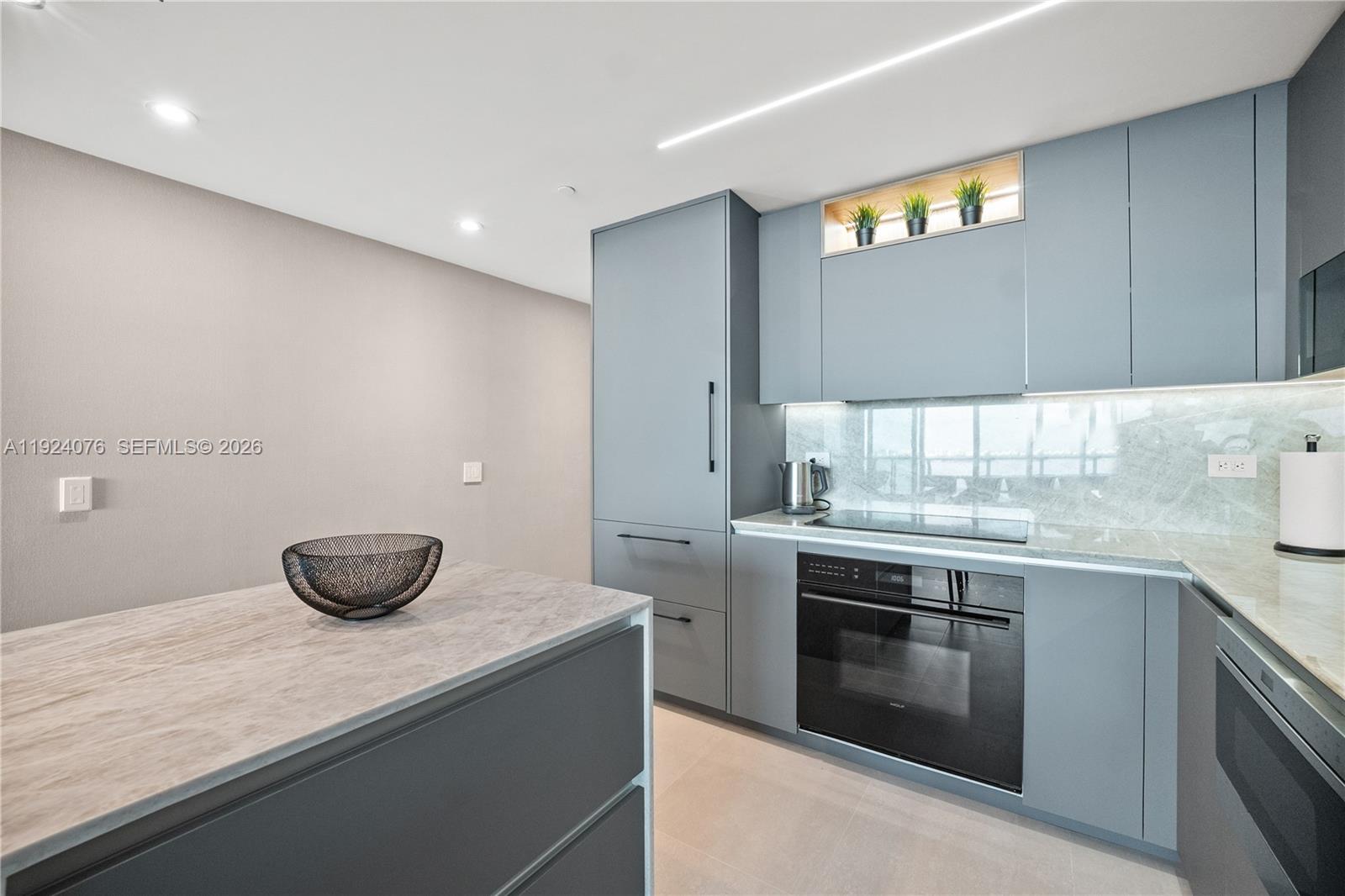 ONE PARAISO CONDO - Residential