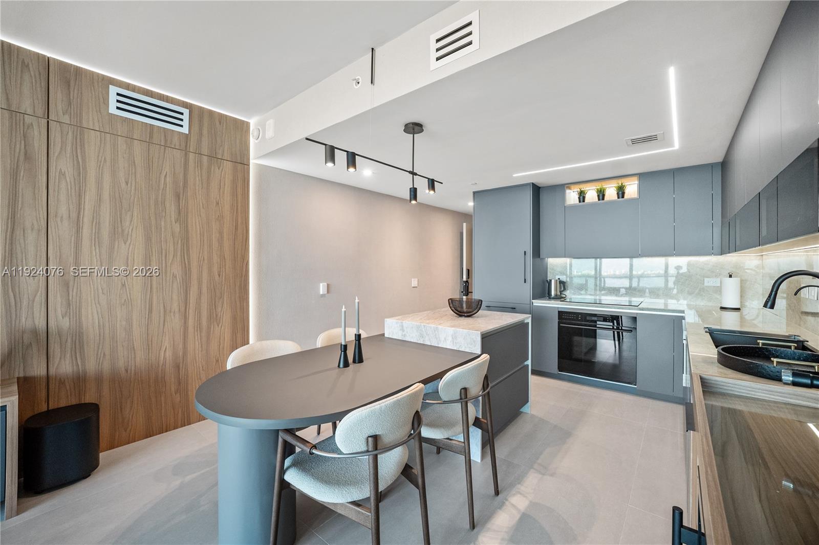 ONE PARAISO CONDO - Residential