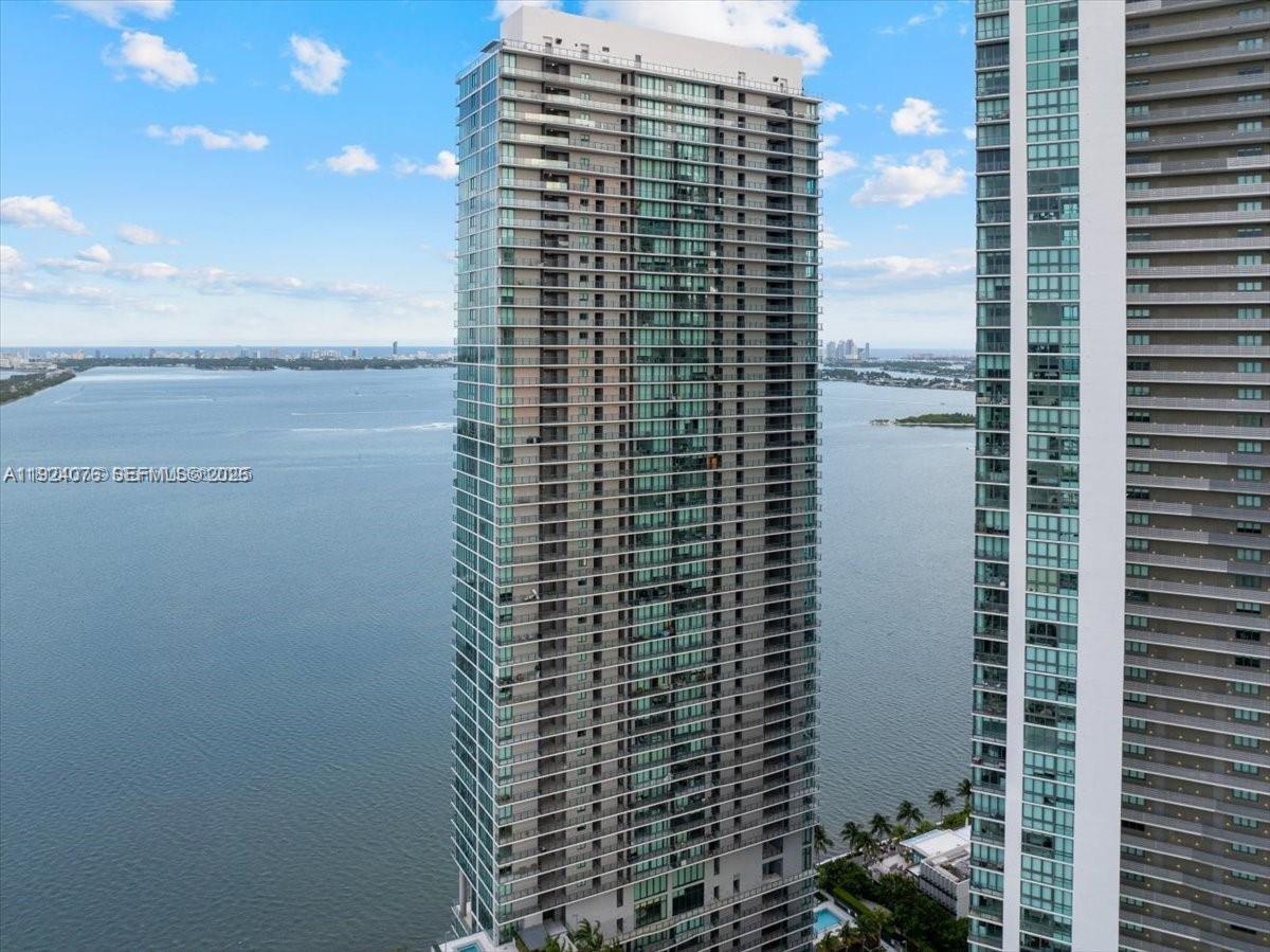 ONE PARAISO CONDO - Residential