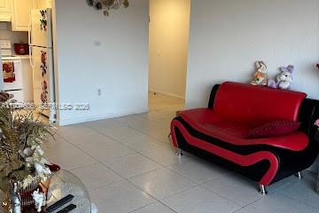 LAKEVIEW GARDENS AT MIAMI - Residential