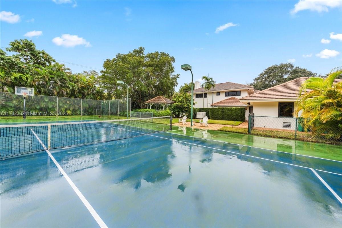 PINECREST GROVE - Residential