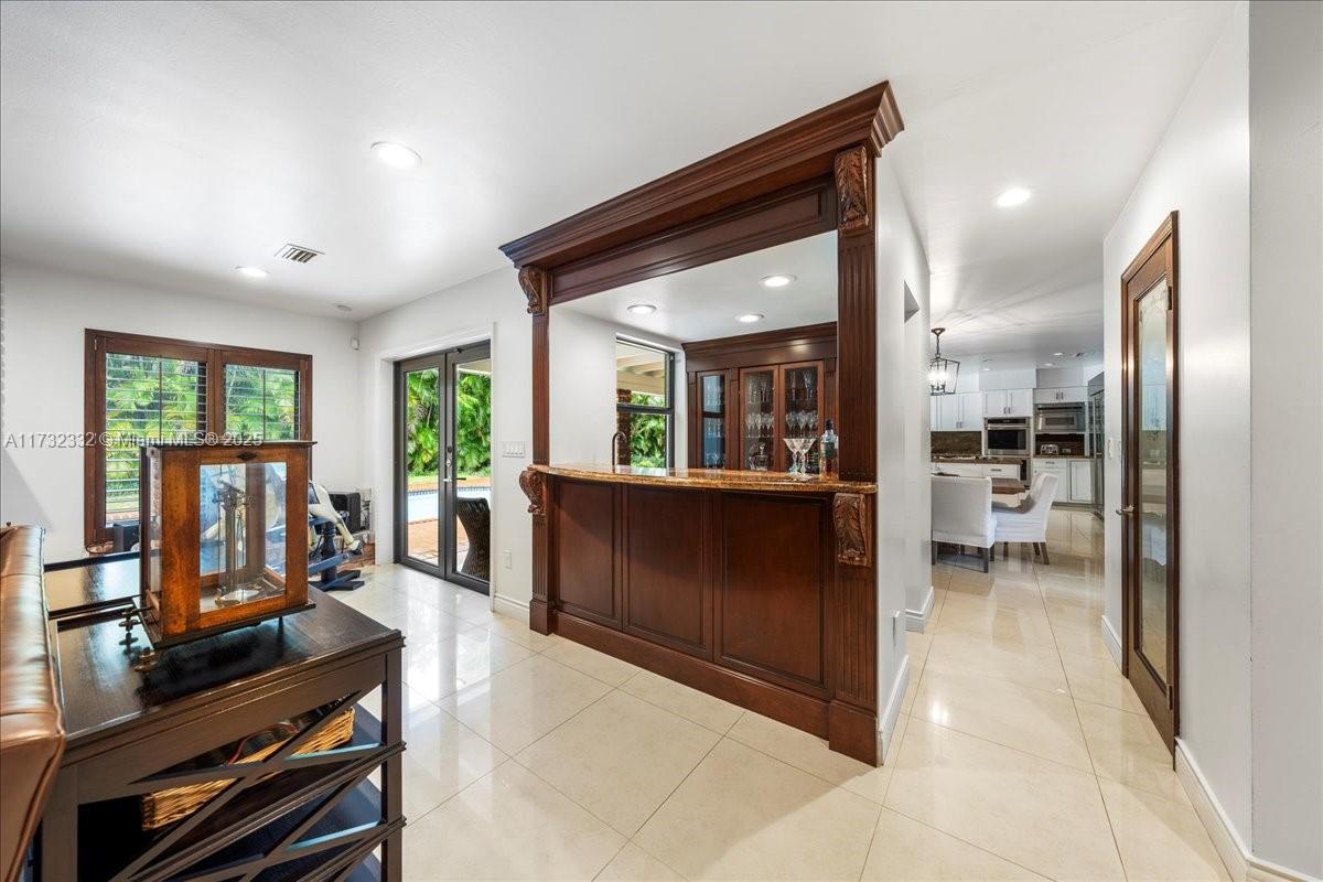 PINECREST GROVE - Residential