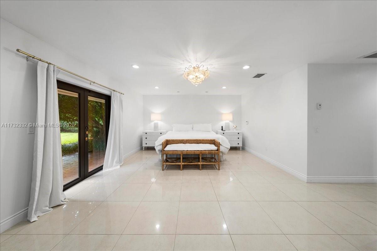 PINECREST GROVE - Residential