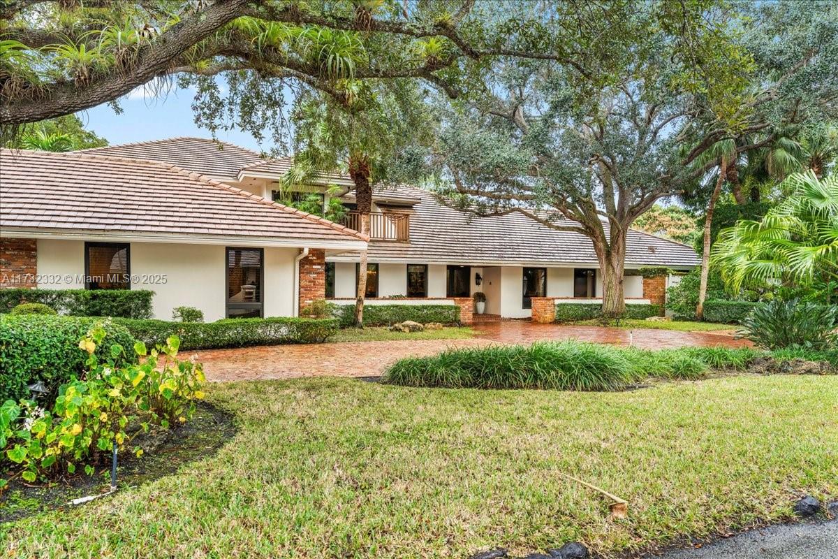 PINECREST GROVE - Residential