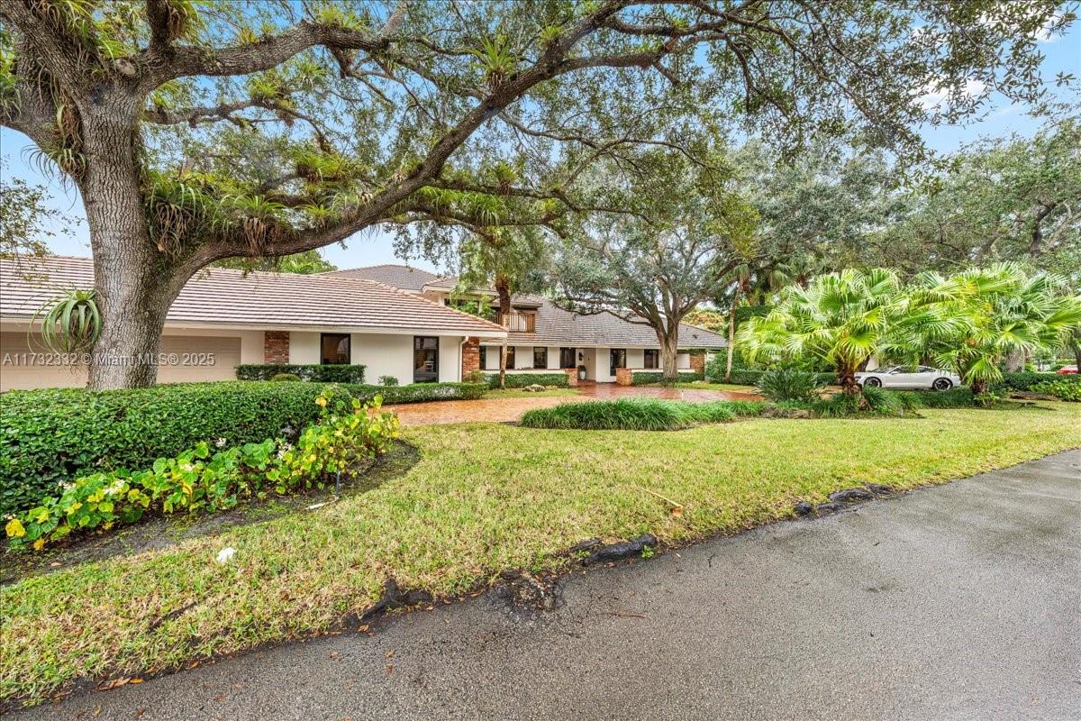 PINECREST GROVE - Residential