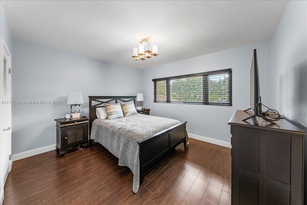 PINECREST GROVE - Residential