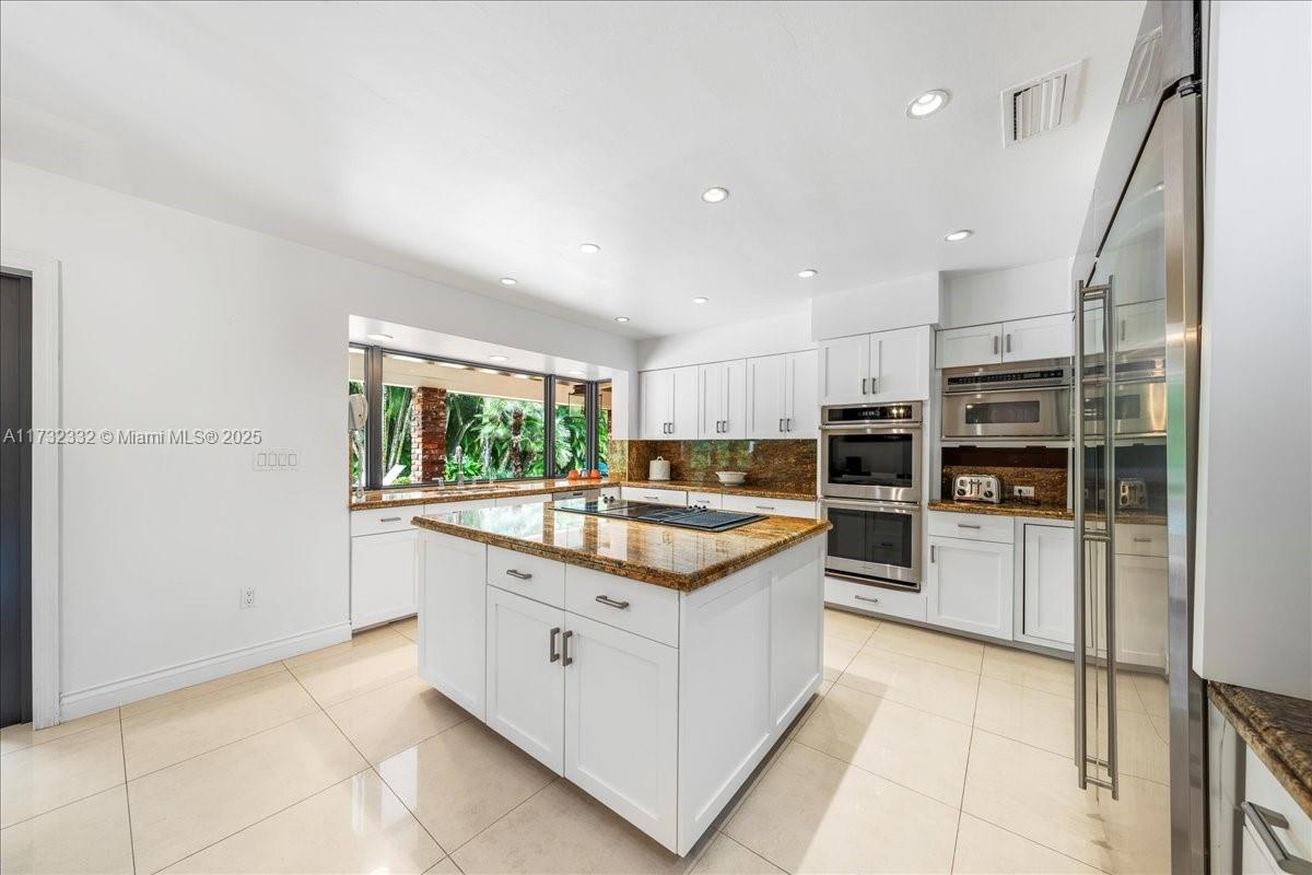 PINECREST GROVE - Residential