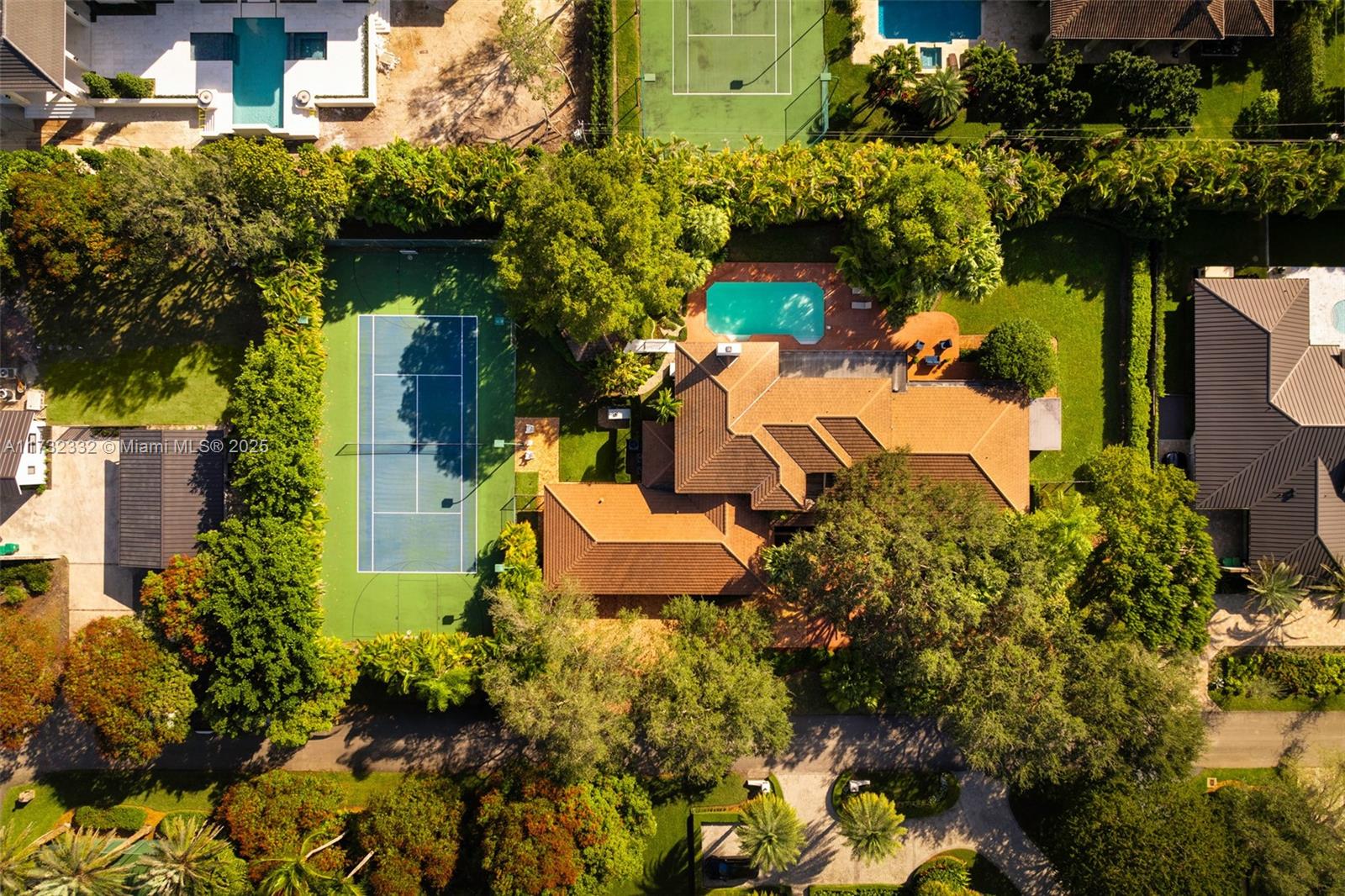 PINECREST GROVE - Residential
