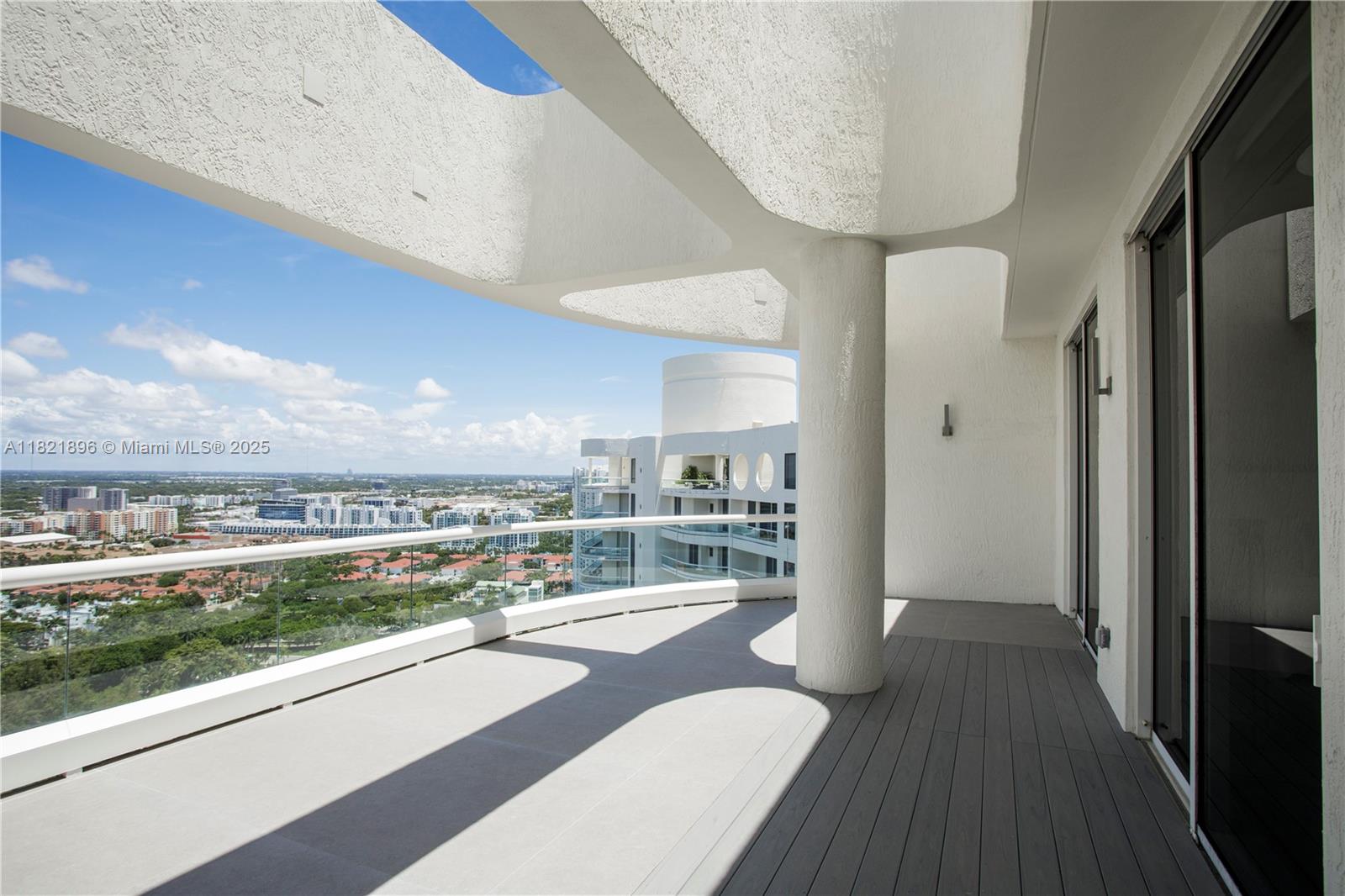 BELLAMARE @ WILLIAMS ISLA - Residential