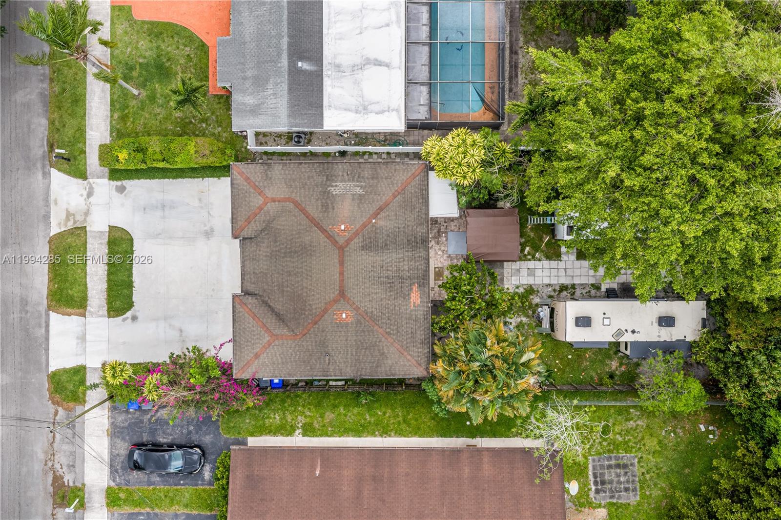 HOLLYWOOD BEACH GARDENS - Residential