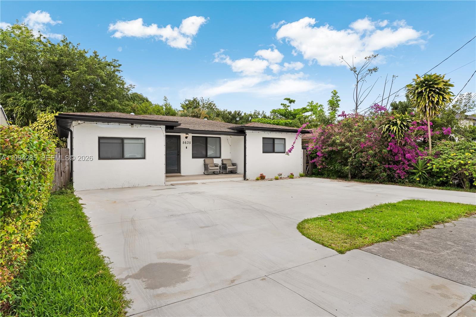 HOLLYWOOD BEACH GARDENS - Residential