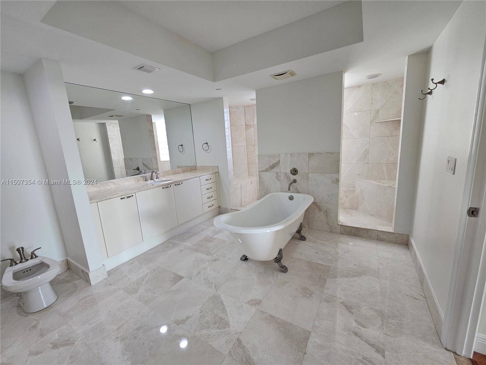 THE PENINSULA II CONDO - Residential Lease