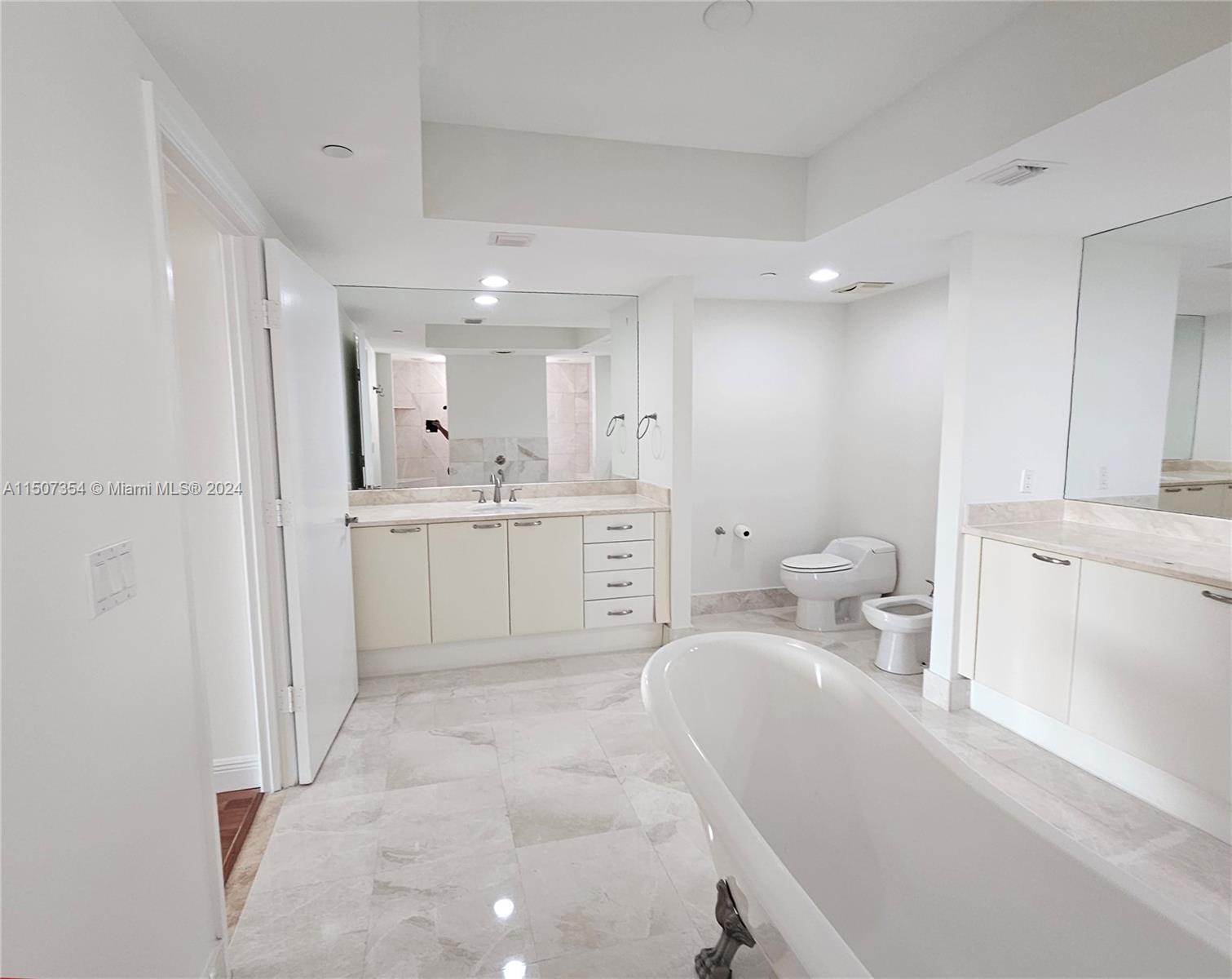 THE PENINSULA II CONDO - Residential Lease