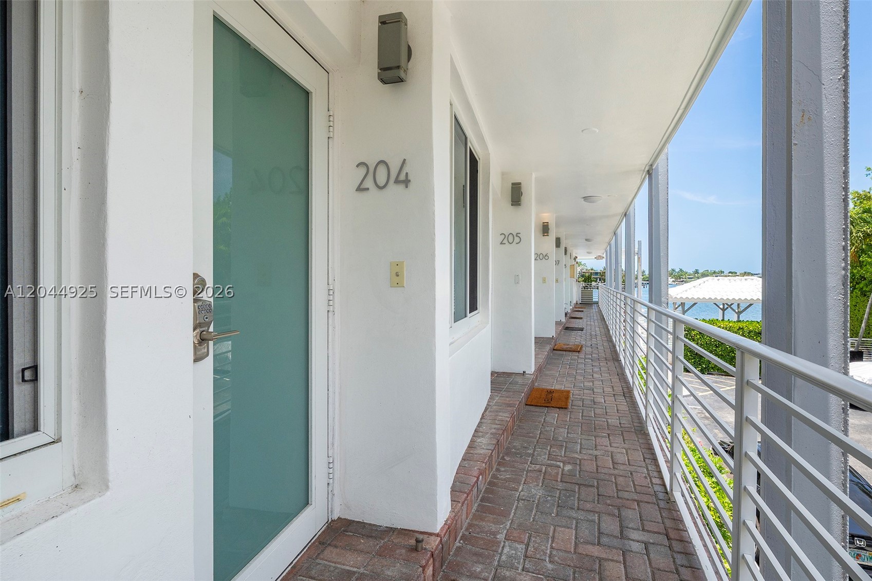 ISLAND CLUB OF SOUTH BEACH - Residential