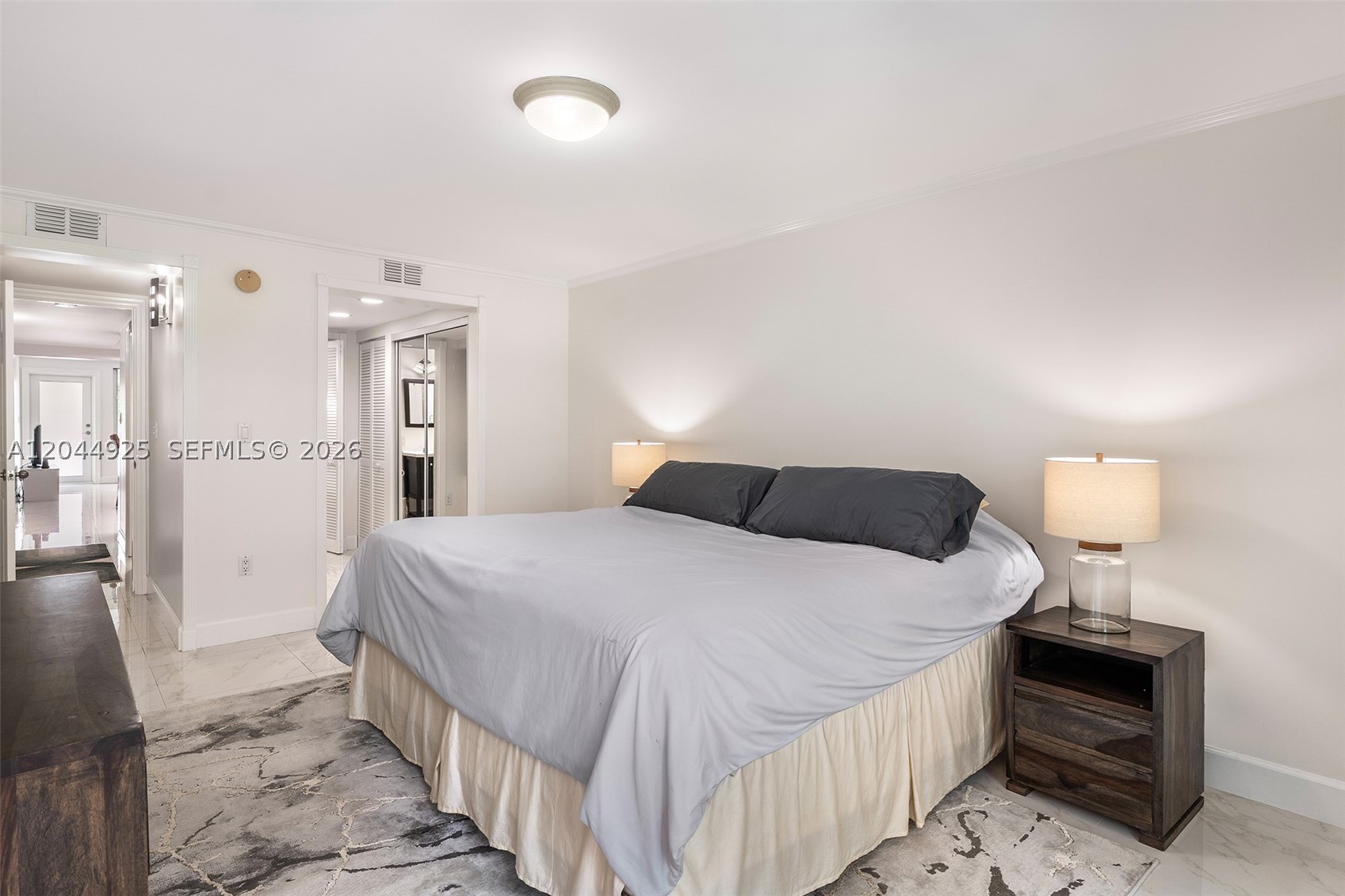 ISLAND CLUB OF SOUTH BEACH - Residential